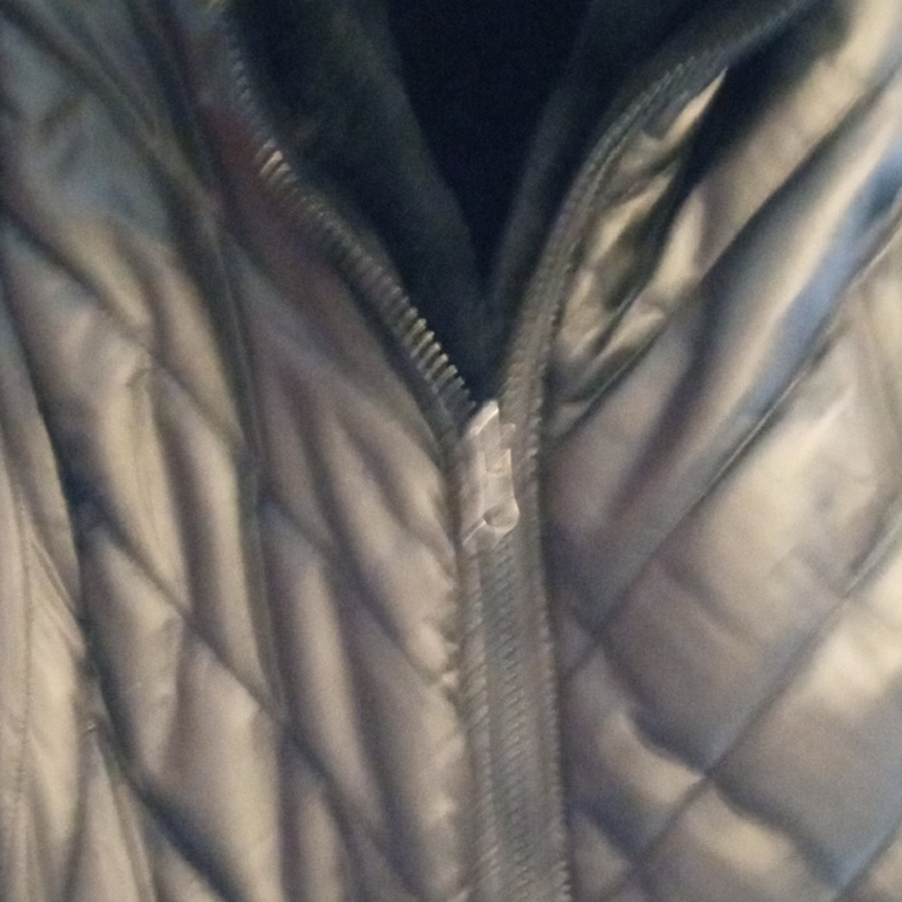 Nicole Miller L Black Quilted Reversible Faux Fur Vest - Picture 6 of 10